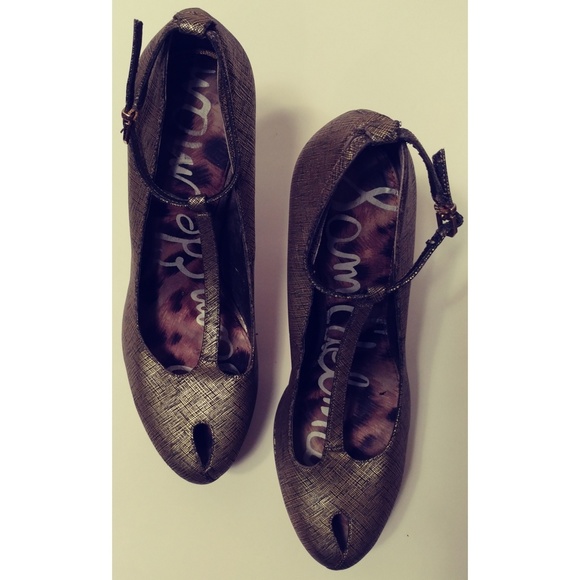 Sam Edelman Gold T Strap Platform Heel - Picture 4 of 8